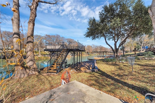 view of yard featuring a water view