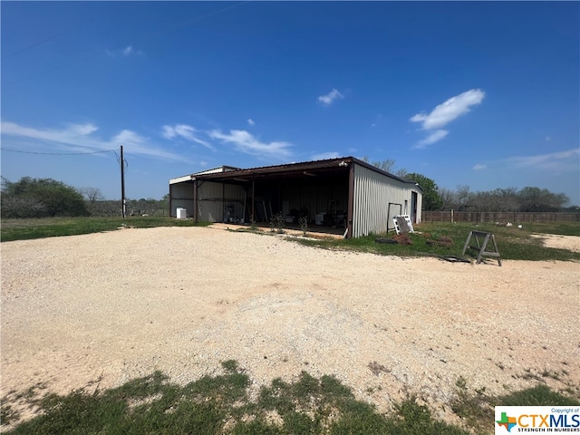 Listing photo 3 for 6144 Fm 1682, Leesville TX 78122