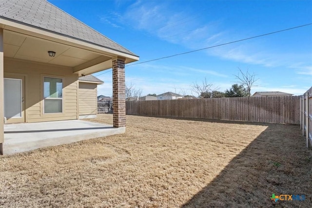 view of yard featuring a patio area