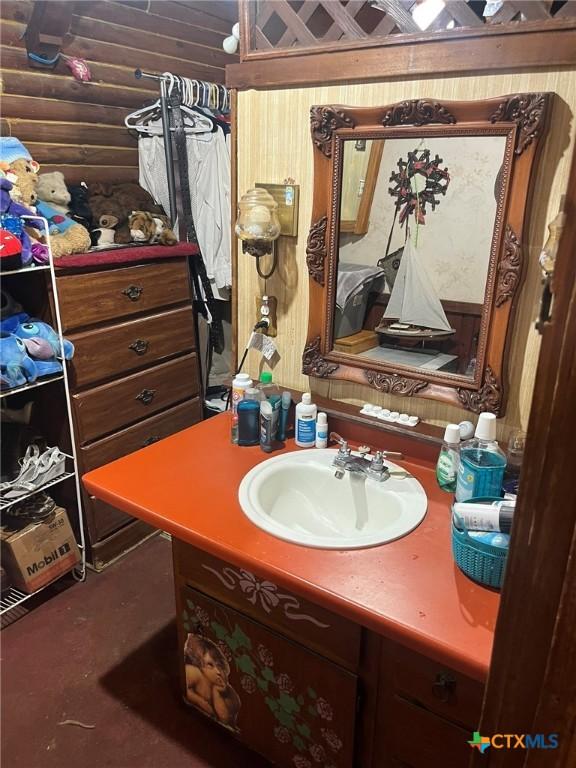 304 Kegley St, Belton, TX 76513 - bathroom featuring vanity