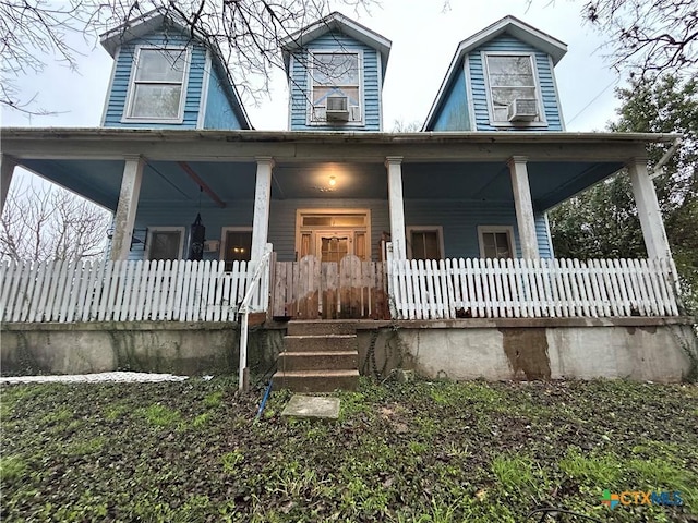 view of front of home featuring a porch