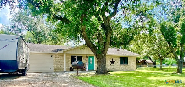 view of front of home with a front lawn