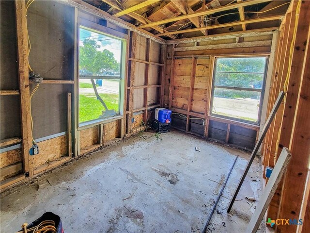 608 S Benavides St, Port Lavaca, TX 77979 - photo 5