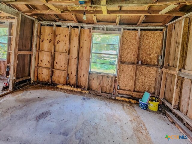 608 S Benavides St, Port Lavaca, TX 77979 - photo 6