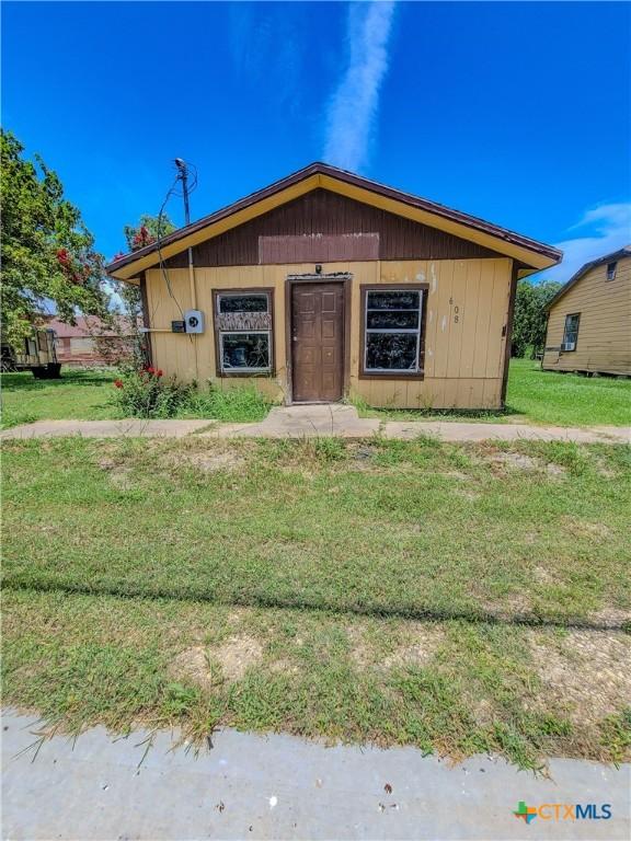 608 S Benavides St, Port Lavaca, TX 77979 - photo 3