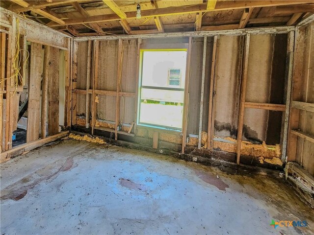 608 S Benavides St, Port Lavaca, TX 77979 - photo 7