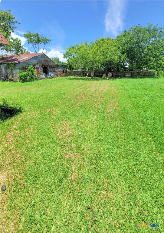 608 S Benavides St, Port Lavaca, TX 77979 - photo 11
