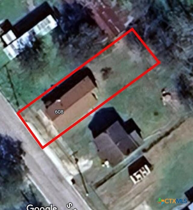 608 S Benavides St, Port Lavaca, TX 77979 - photo 12