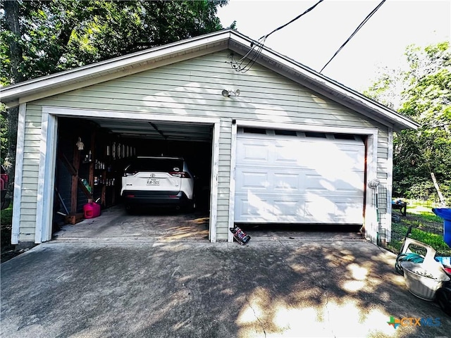 205 Coke St, Yoakum, TX 77995 - view of detached garage