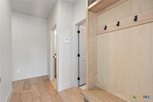 227 Glenview Cir, Belton, TX 76513 - mudroom with light wood finished floors and baseboards