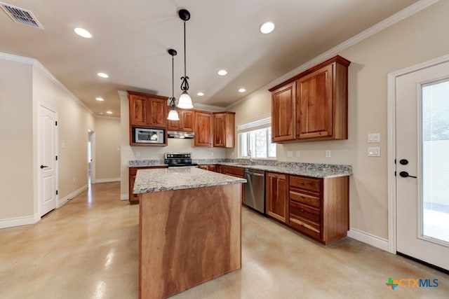 kitchen featuring stainless steel appliances, baseboards, visible vents, and brown cabinetry