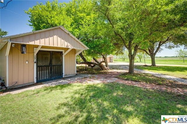 exterior space featuring a yard