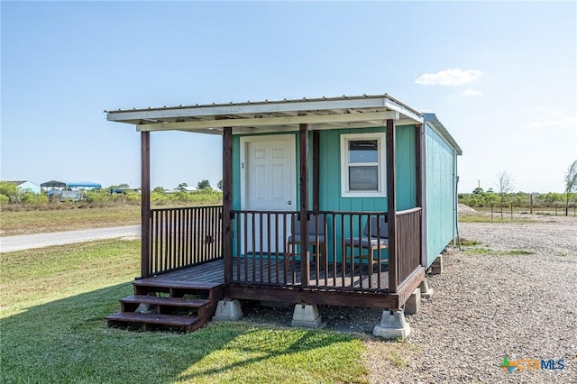 143 S Quailrun Ave, Port Lavaca, TX 77979 - view of outdoor structure featuring an outdoor structure