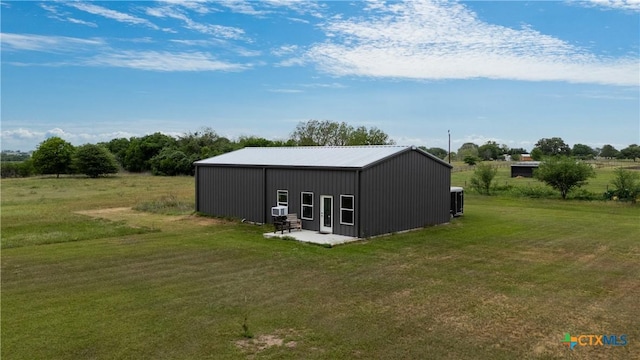 592 Dagg, Yoakum, TX 77995 - view of pole building featuring a lawn