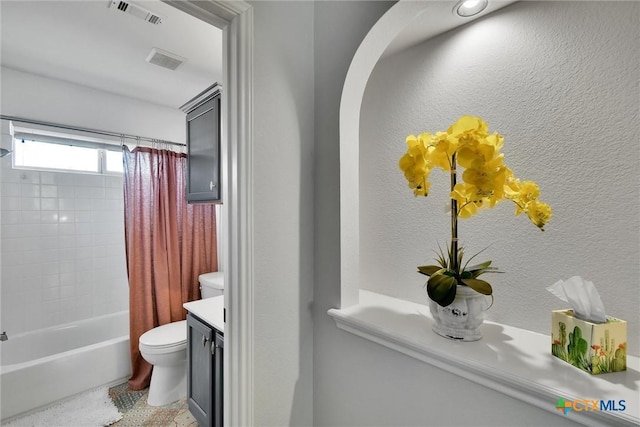 3405 Campanella Dr, Round Rock, TX 78665 - bathroom featuring toilet, vanity, and shower / bath combination with curtain