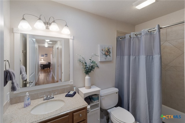 2265 Candlelight Dr, Canyon Lake, TX 78133 - full bath with vanity and shower / bath combo with shower curtain