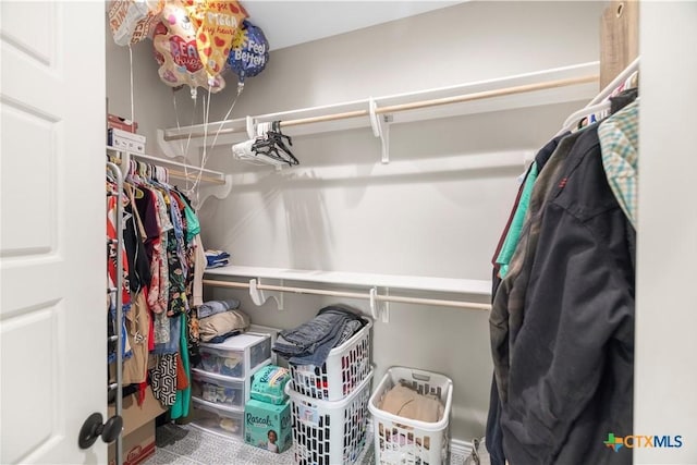 211 Amberglow Ct, Victoria, TX 77904 - view of spacious closet