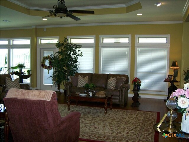 101 Laurel Oak Cir, Cuero, TX 77954 - living area featuring a ceiling fan, wood finished floors, recessed lighting, and crown molding