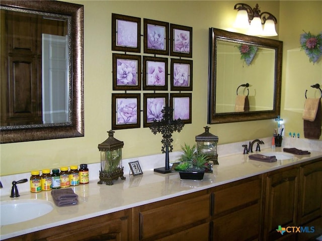 101 Laurel Oak Cir, Cuero, TX 77954 - full bath with double vanity