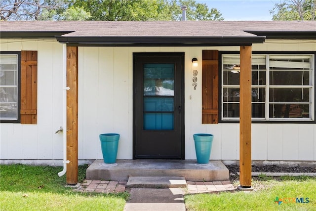 907 Apple St, Fredericksburg, TX 78624 - photo 1