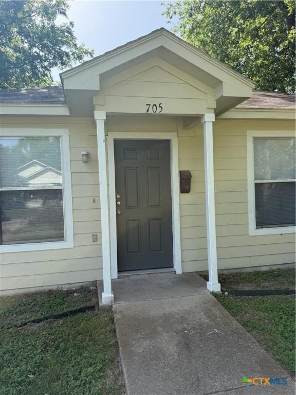705 N 2nd St, Temple, TX 76501 - view of exterior entry