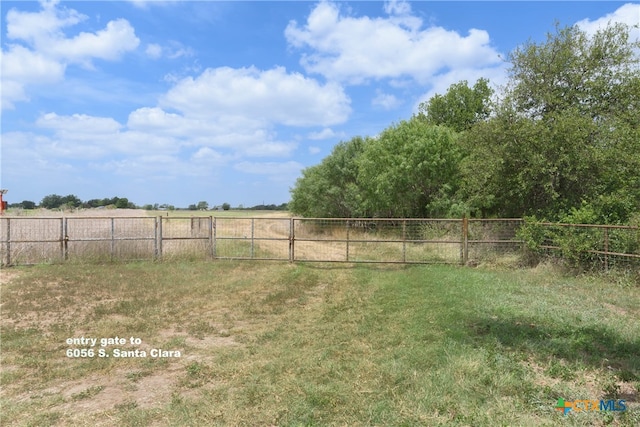 Listing photo 3 for 6056 S Santa Clara Rd, Seguin TX 78155