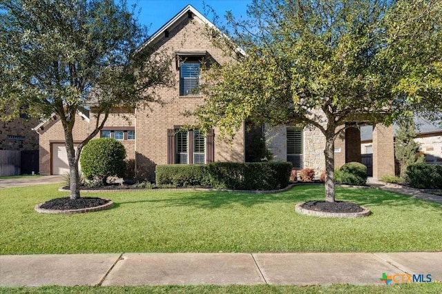 view of front of home featuring a front yard