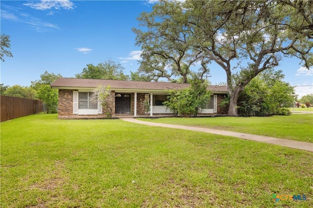 204 W Johnson St, Cuero, TX 77954 - ranch-style house with brick siding