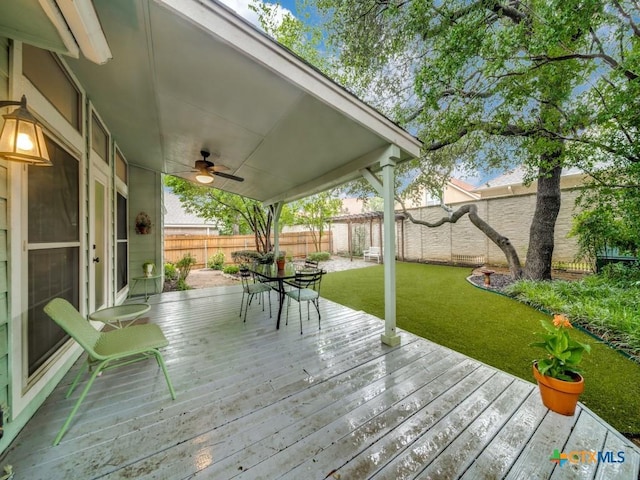 2615 Foresthaven Dr, New Braunfels, TX 78132 - wooden deck featuring a ceiling fan