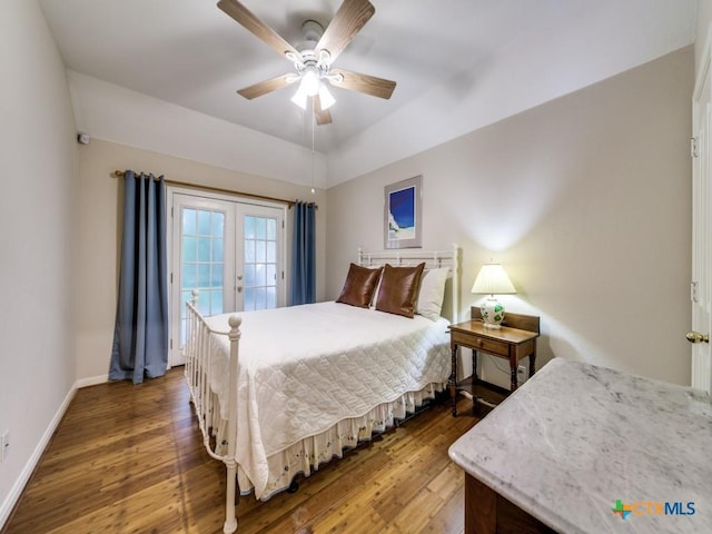 2615 Foresthaven Dr, New Braunfels, TX 78132 - bedroom featuring wood finished floors, baseboards, ceiling fan, and access to outside