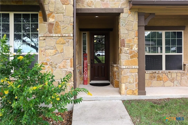 335 Mill Run, New Braunfels, TX 78132 - entrance to property featuring stone siding