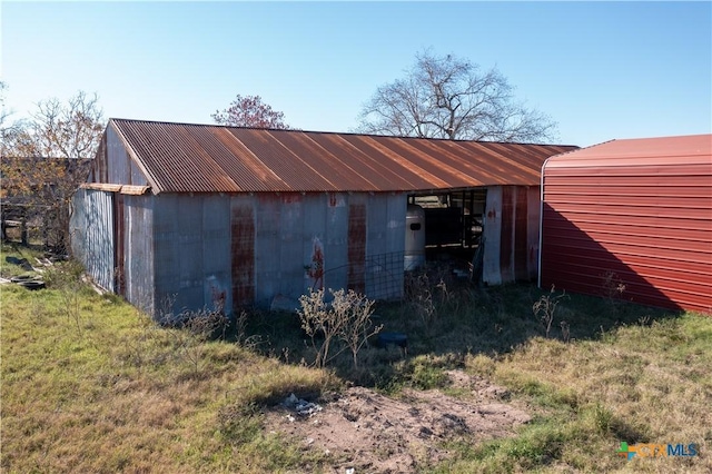 view of outbuilding