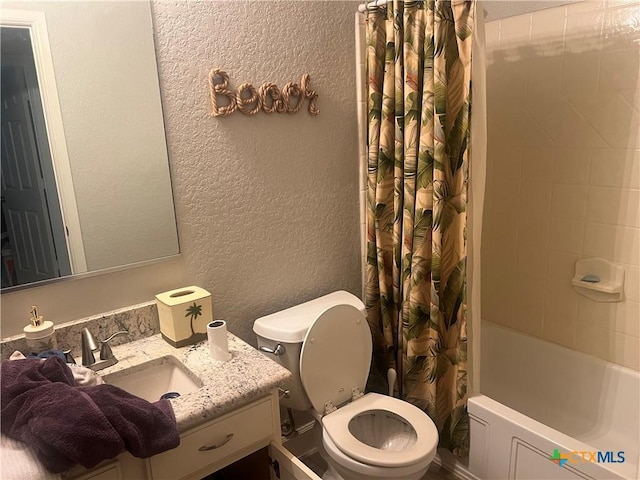 355 Primrose Way, New Braunfels, TX 78132 - bathroom featuring vanity, shower / tub combo with curtain, and a textured wall