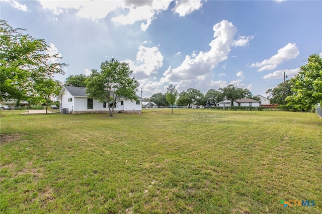 575 Live Oak Dr, Bertram, TX 78605 - view of grassy yard