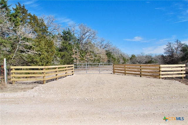 Listing photo 3 for 1727 Davis Rd, Flatonia TX 78949