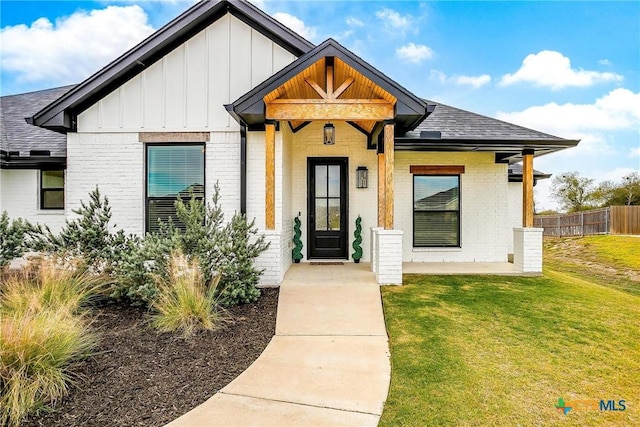 view of front of house with a front yard