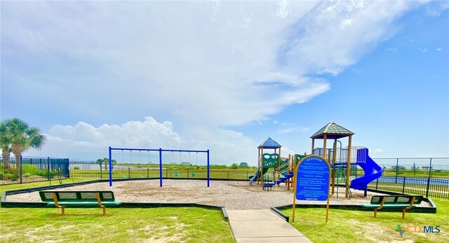 2936 Hammock Ct, Palacios, TX 77465 - photo 9