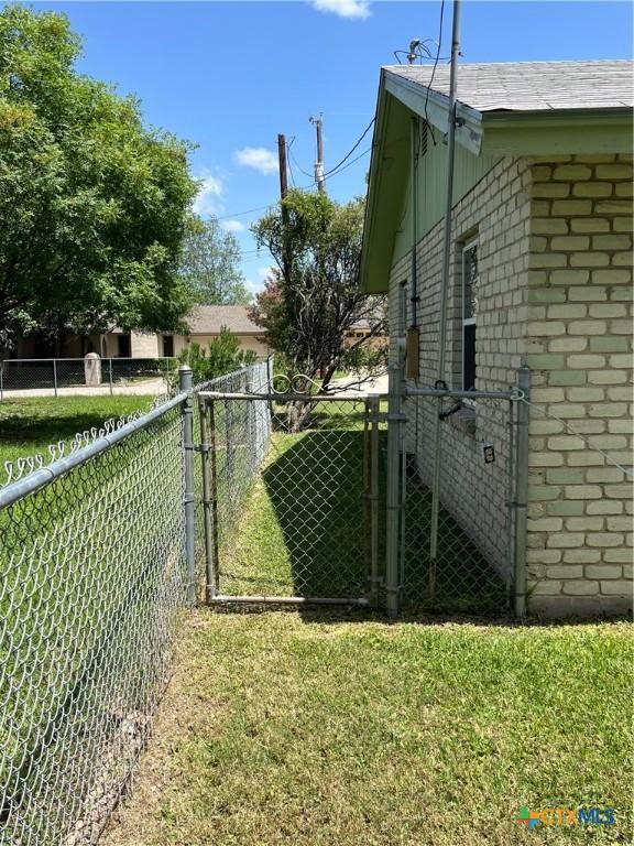830 Mcgar St, New Braunfels, TX 78130 - photo 31