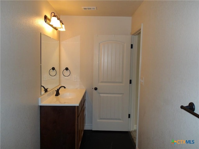 2807 Terrace Dr, Killeen, TX 76543 - bathroom featuring vanity