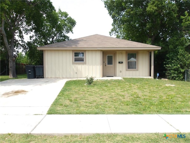 2807 Terrace Dr, Killeen, TX 76543 - view of front of house with concrete driveway and a front lawn