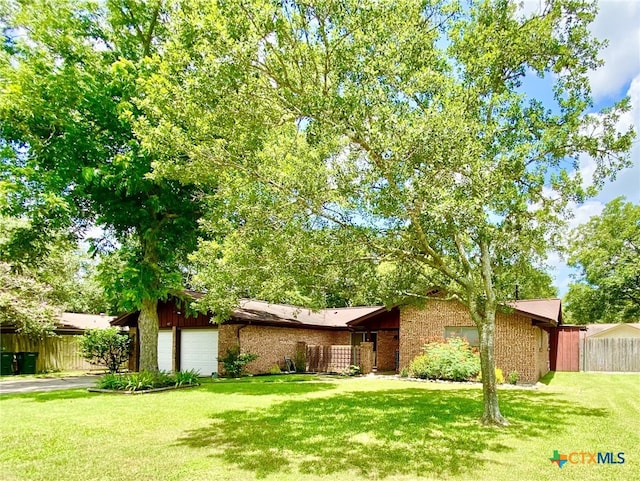 508 Elizabeth St, Edna, TX 77957 - photo 2