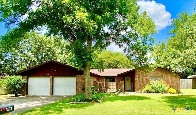 508 Elizabeth St, Edna, TX 77957 - photo 1
