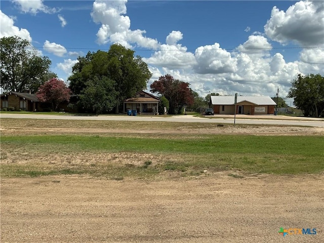 606 E Central Ave, Nixon, TX 78140