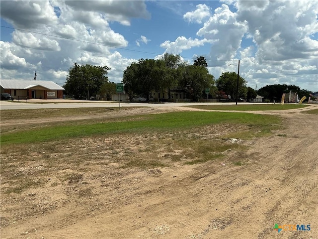 606 E Central Ave, Nixon, TX 78140