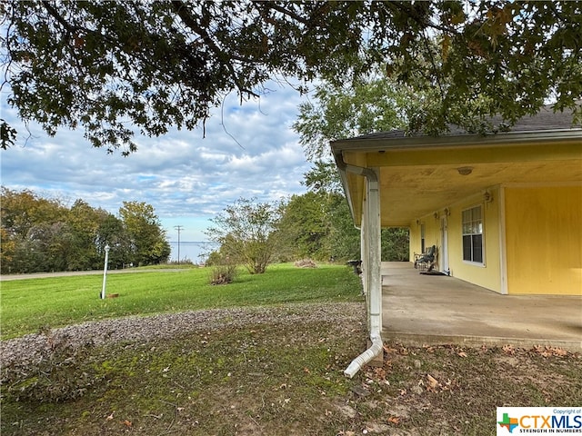 view of yard with a patio