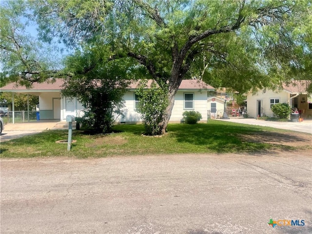 413 Vickers Ave, Seguin, TX 78155 - view of obstructed view of property