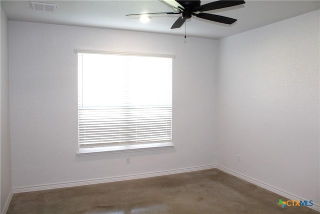 empty room with ceiling fan