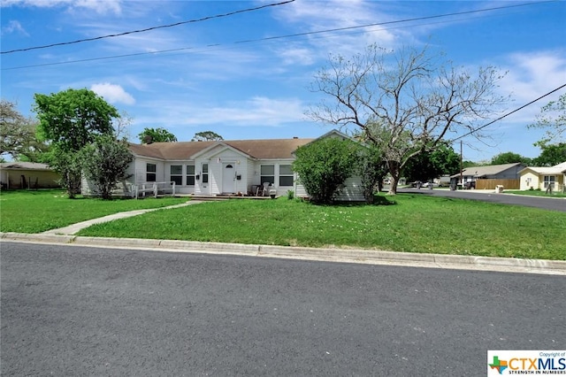 1005 Macarthur St, Victoria, TX 77901 - single story home with a front yard