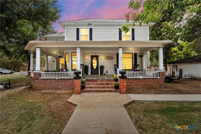 view of front of home with covered porch