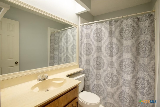 505 Cabana Dr, Victoria, TX 77901 - full bath with vanity and curtained shower